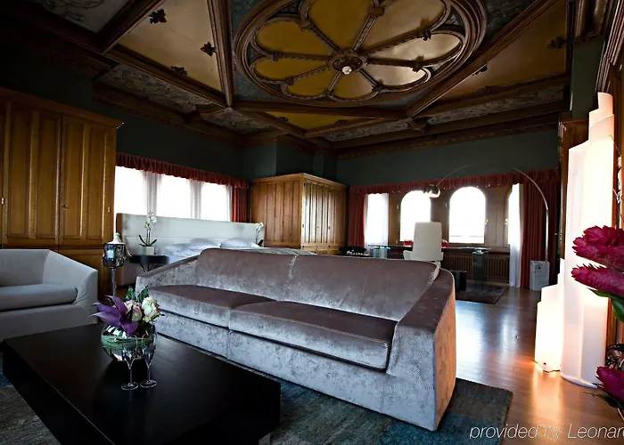 德奥奇城堡酒店 4*